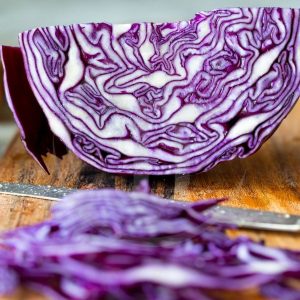 Bắp Cải Tím Ăn Sống Được Không? Cách Sơ Chế An Toàn