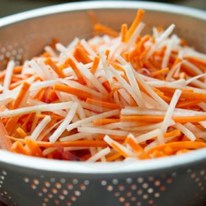 Cách Làm Củ Cải Cà Rốt Muối Chua Ngọt Giòn Rụm Tại Nhà